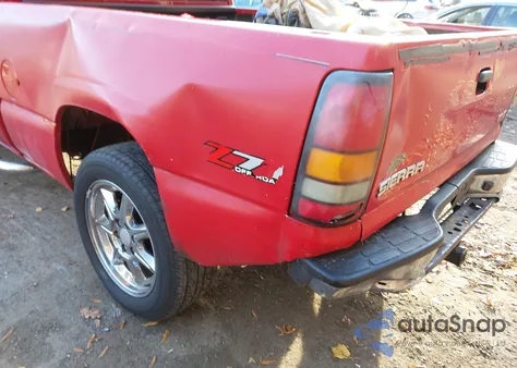 2005 GMC Sierra 1500 Slt z USA, uszkodzony, nr VIN 2GTEK19B451338247